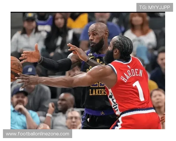 詹姆斯领衔湖人迎战勇士 新赛季开局火爆引爆NBA关注